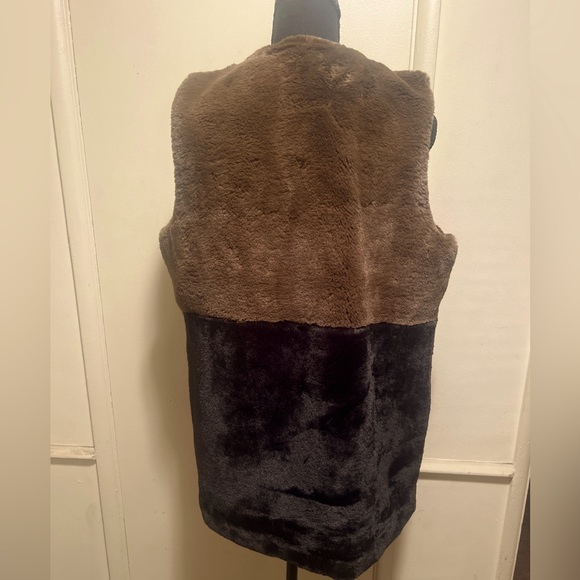 Heurueh vest. Fur, olive and black. NWT size S/M - Picture 2 of 4